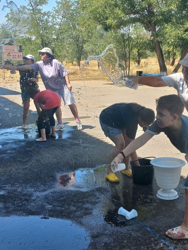 Лето-это пора отдыха, праздников и веселья